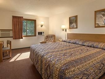 Super 8 By Wyndham Hot Springs Motel Bagian luar foto